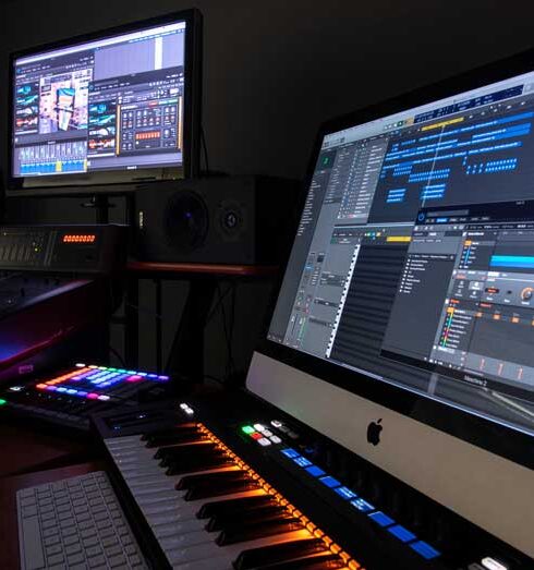 10-Music-Technology_SurroundSoundStudio-2-900x524